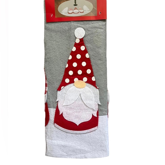 Gnomes Christmas Tree Skirt Felt Gray Red White NIP - Picture 2 of 5